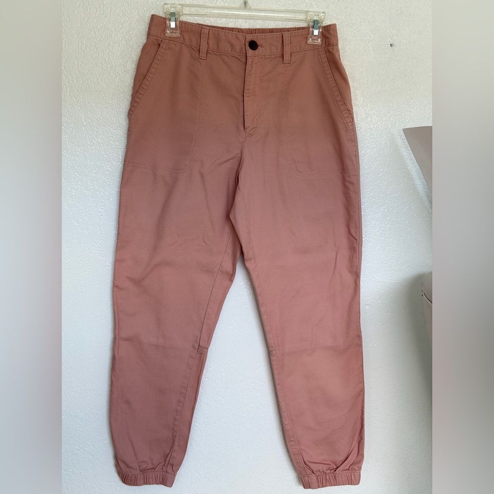 GAP Girlfriend Jogger Size 6 Pink Blush Elastic Waist Capri Pants
